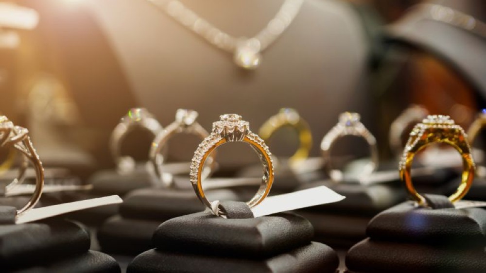 6 Tips Jual Perhiasan Emas Online yang Perlu Diperhatikan